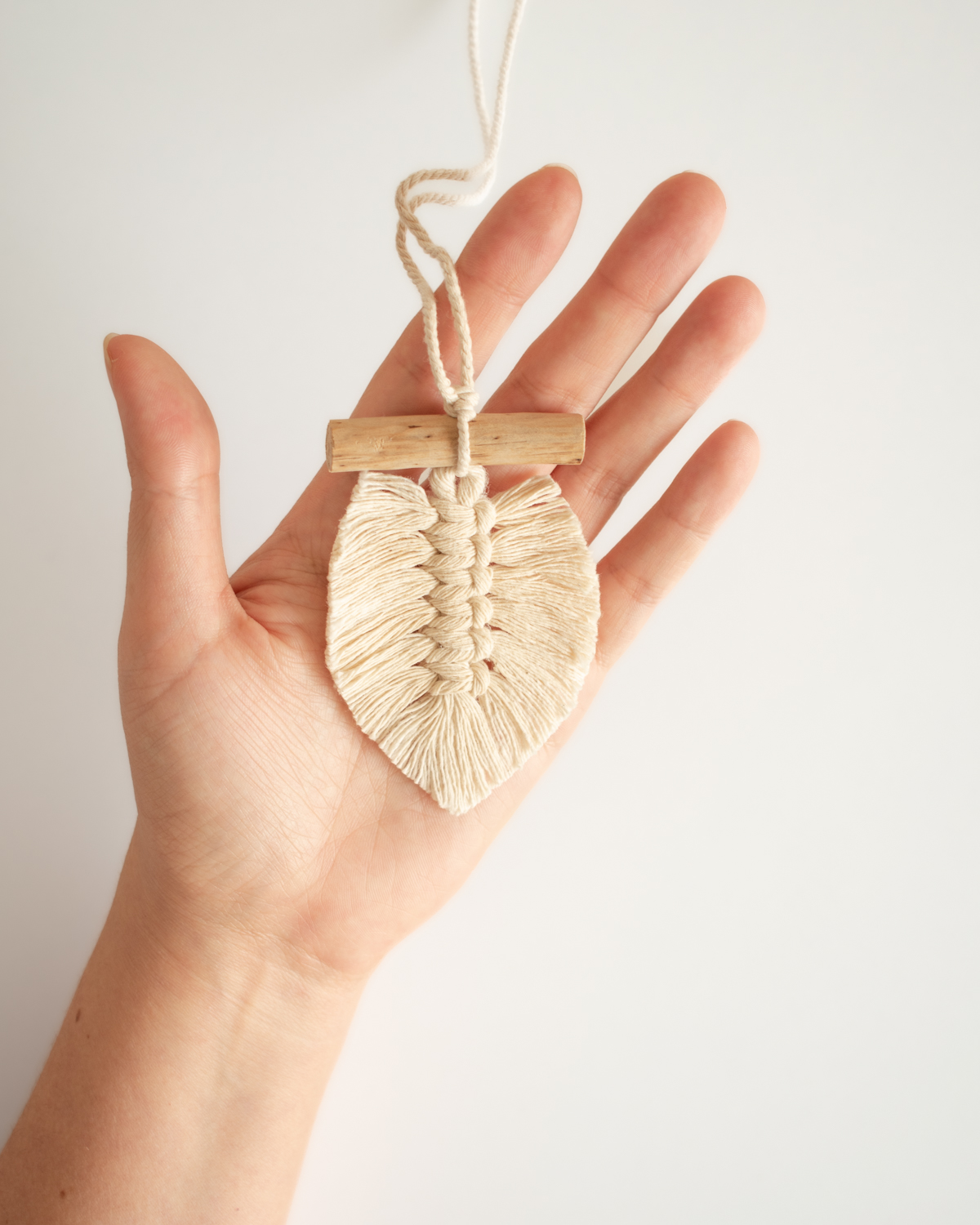 colgante para auto hoja macrame