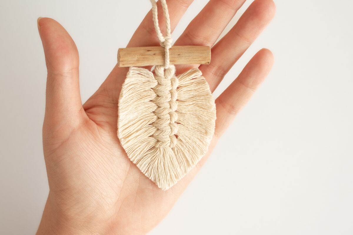 colgante para auto hoja macrame