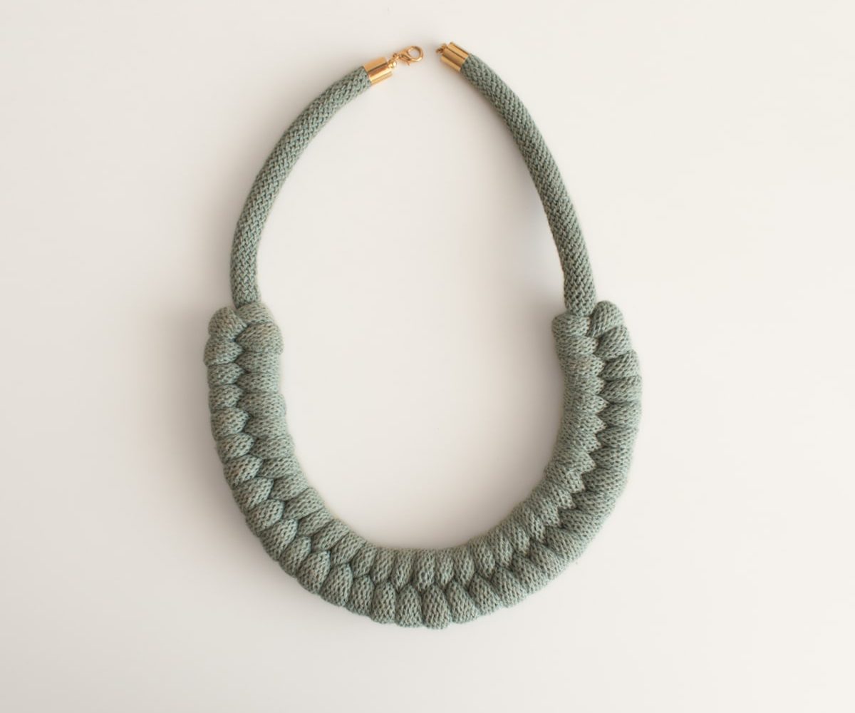 collar trenzado laurel