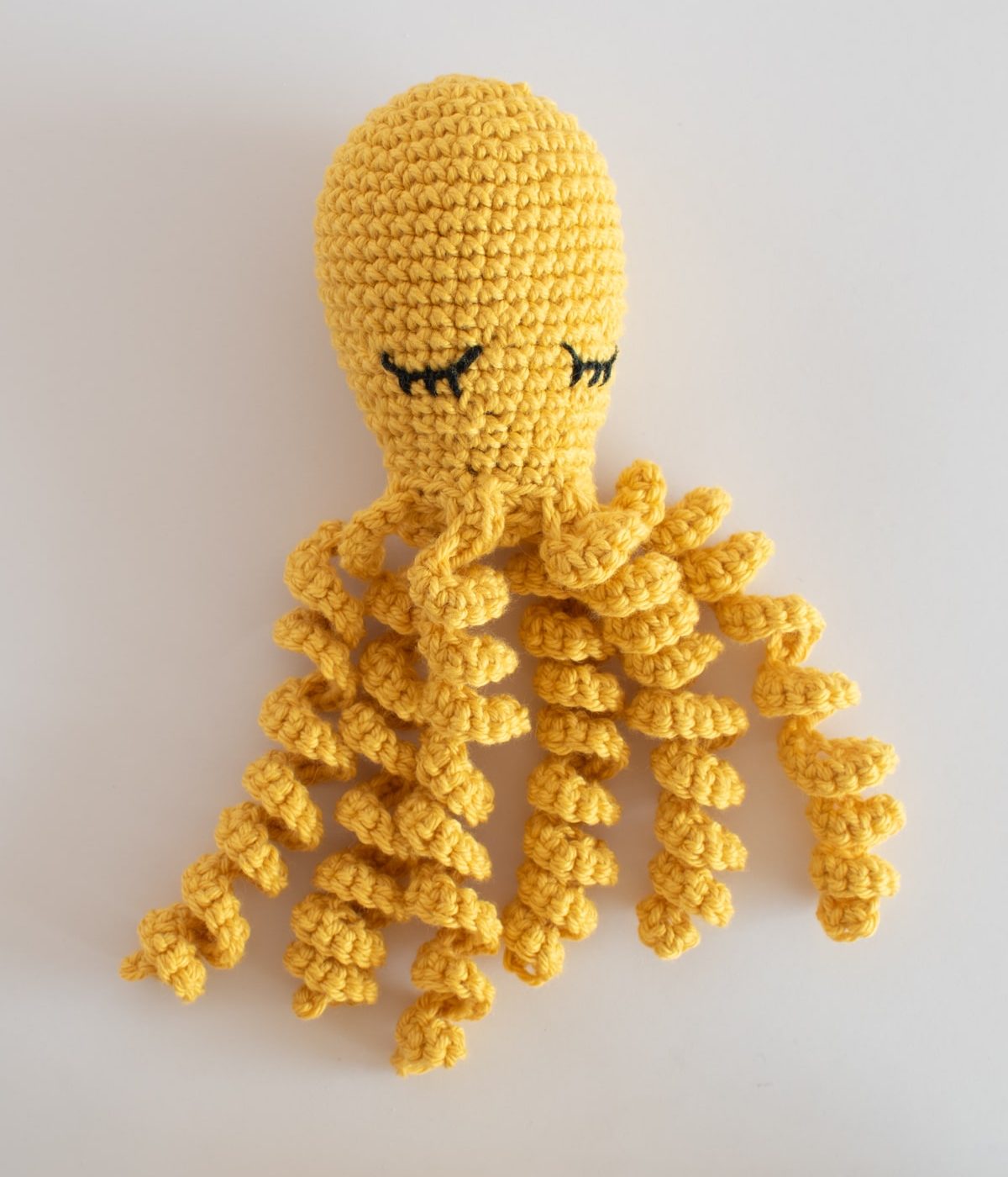 pulpo de apego mostaza