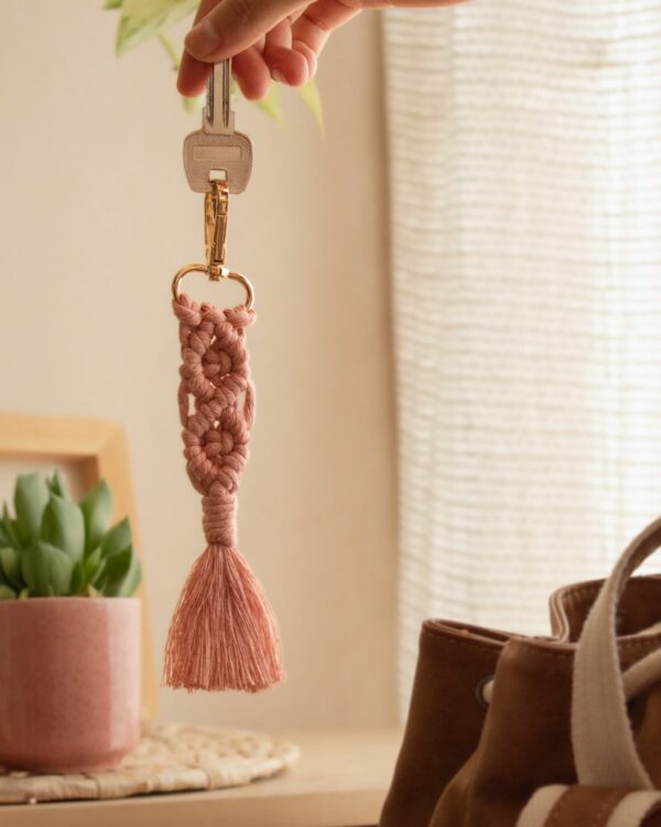 Llavero macrame mochila