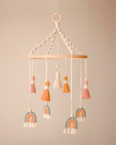 Móvil para bebes laurel rosado