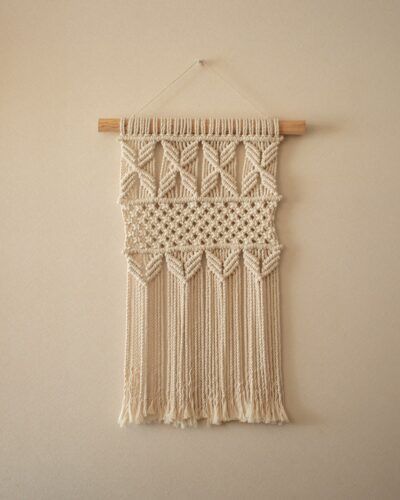 Mural de macramé minimalista