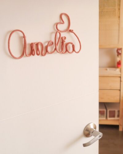 Nombre personalizado con cuerda Amelia