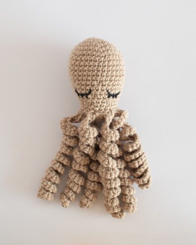 pulpo de apego beige